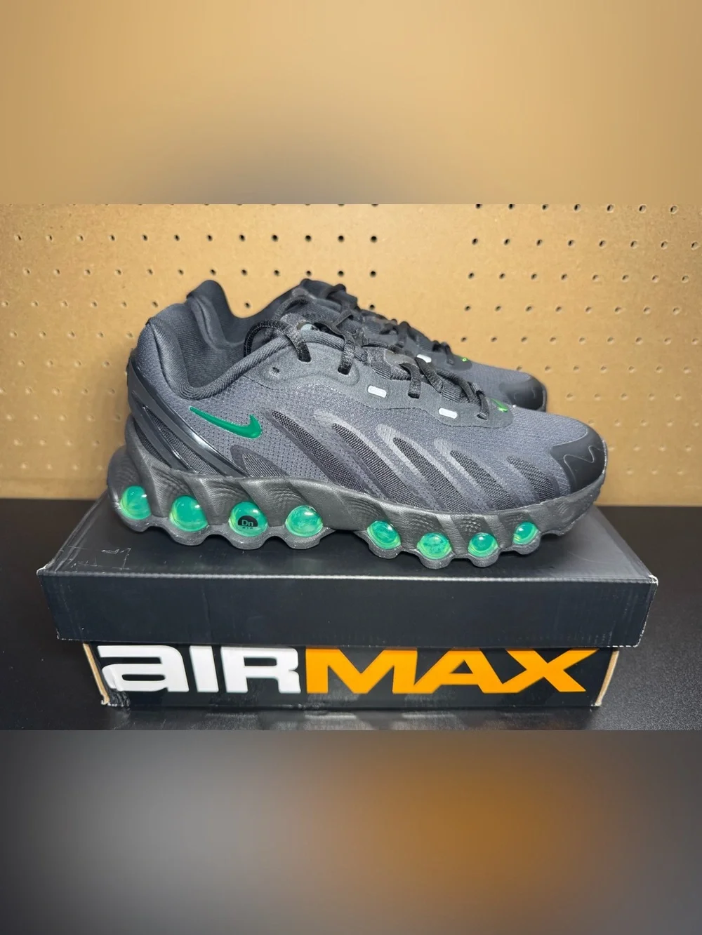Nike Air Max DN8 Size 4 Youth, 5.5 Women’s Black Sneakers with Green Accents